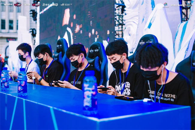 愈发透明的 愈发透明的